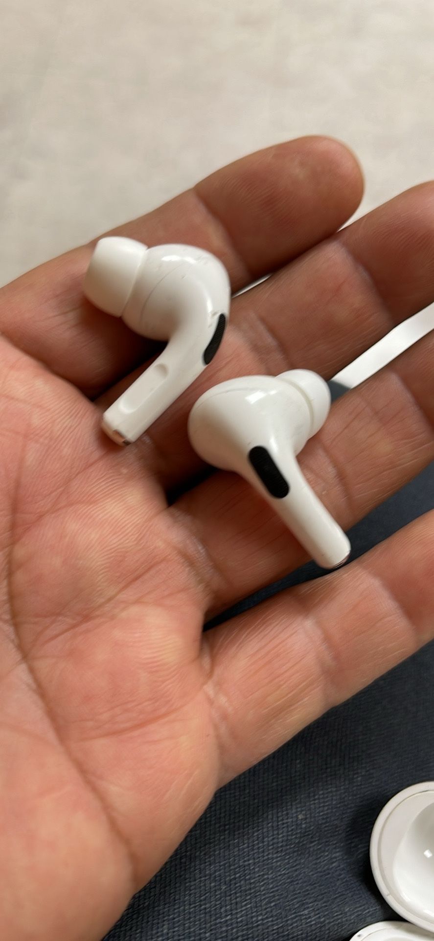 Like New AirPods Pro Apple