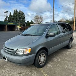 2000 van sienna