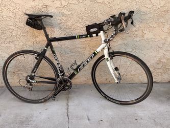 Cyclocross Bike -Men’s with spare set of rims $300 obo