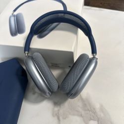 AirPod Max Blue First Generation 