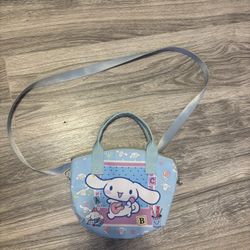 Cinnamon Roll Purse 