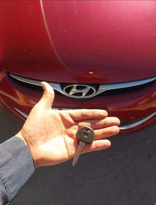 Car Keys / Llaves De Carro