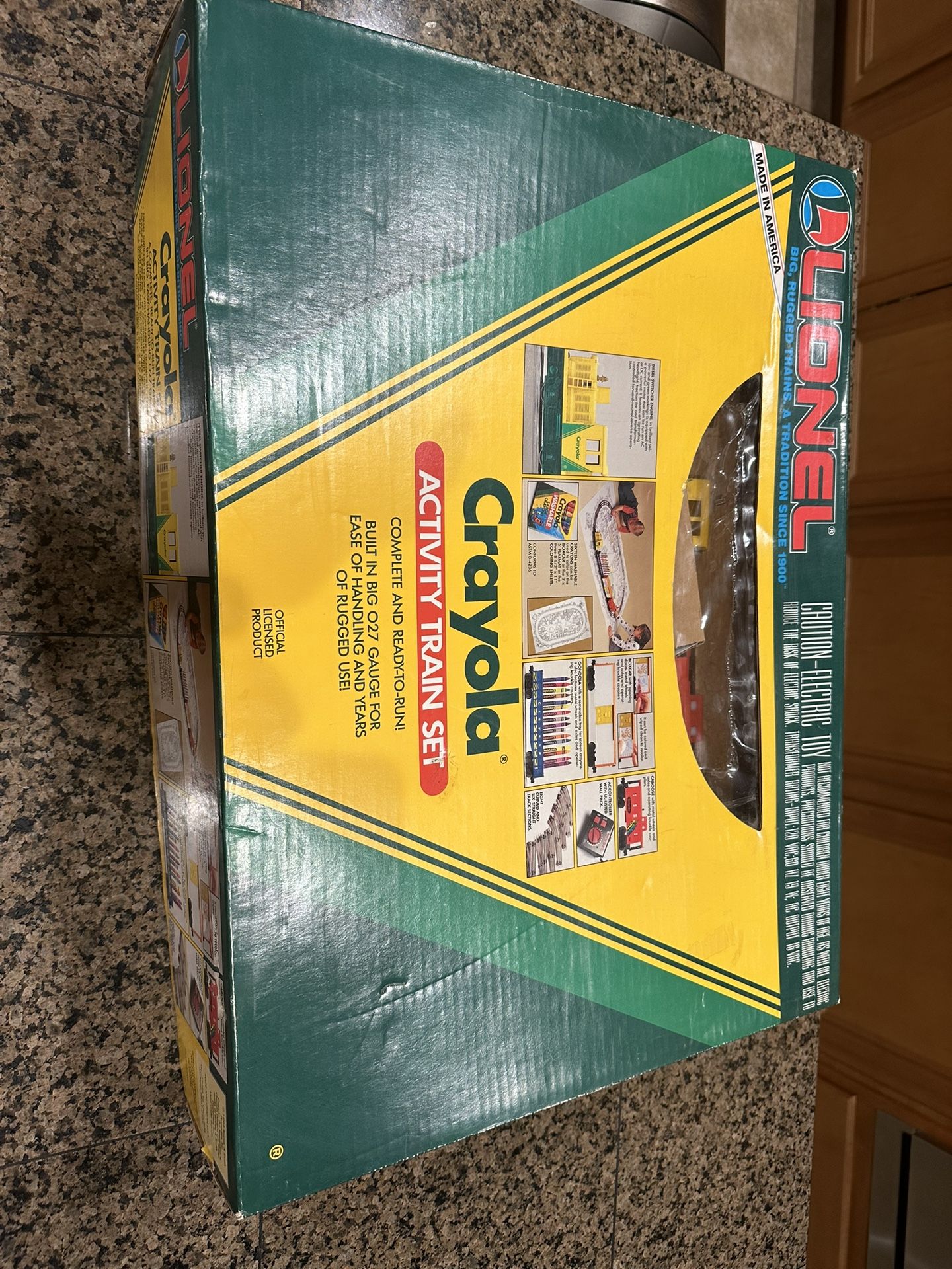 Lionel Vintage Crayola activity, train set O27 gauge - complete