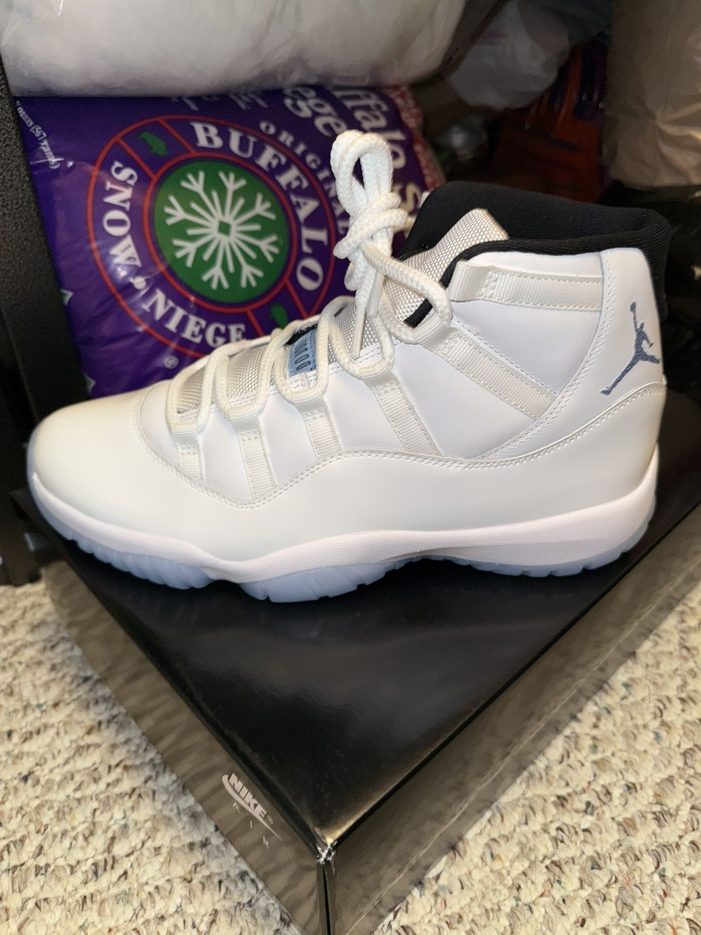 Jordan 11 Legend Blue