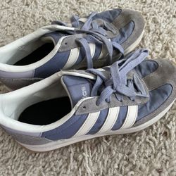 Women’s Adidas Shoes Size 6 