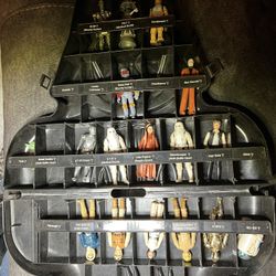 Lot Of 23 Vintage Star Wars Figures In Case