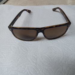 women's brown color Ray ban sun glasses 