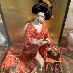 Beautiful vintage Geisha Doll 