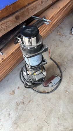 Electric Winch with Cable and Remote