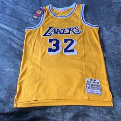 Los Angles Lakers Magic Johnson # 32 Throwback Jersey Small Men’s 
