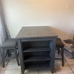 Kitchen/bar Table 