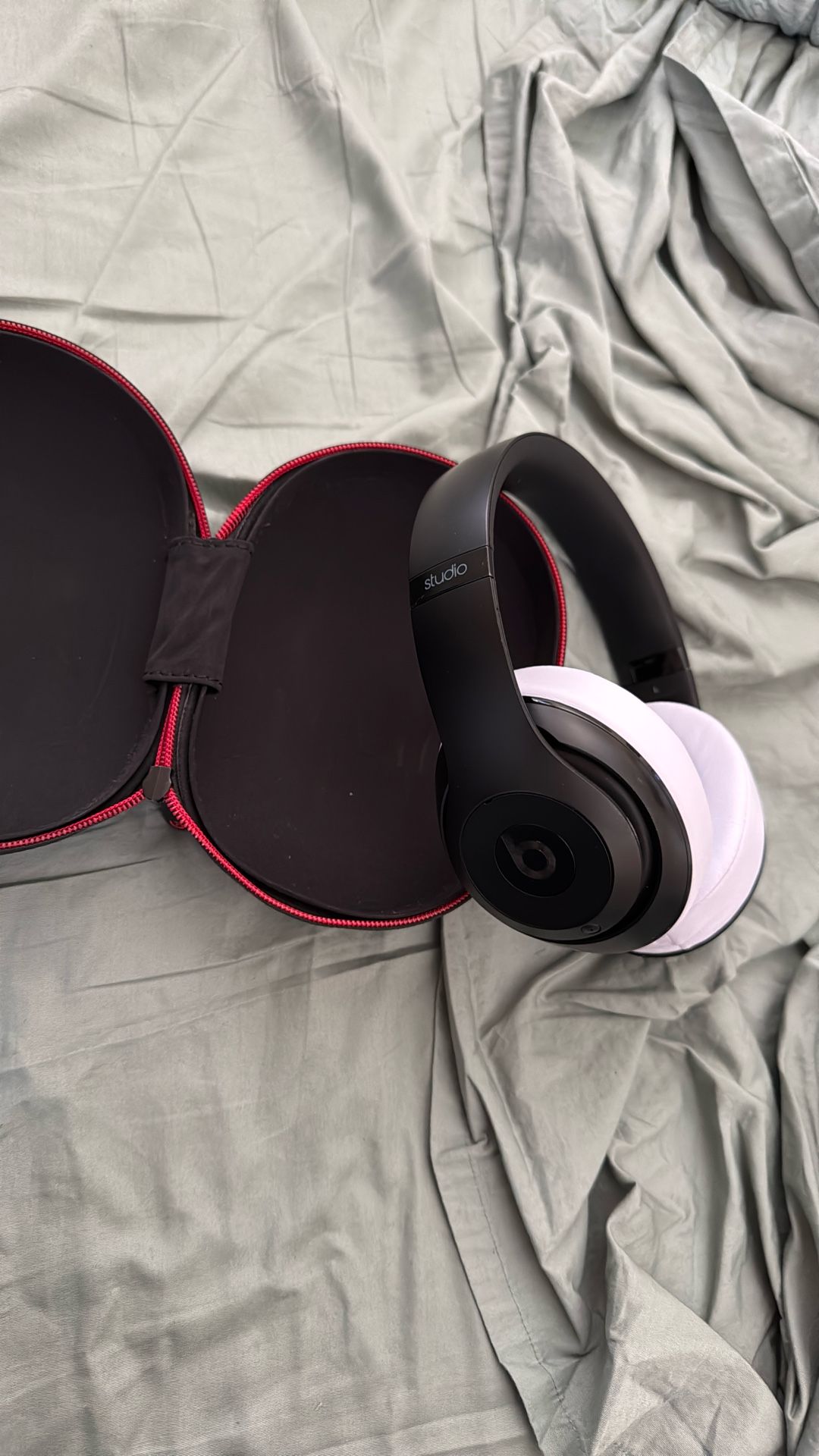 Beats Head Phone