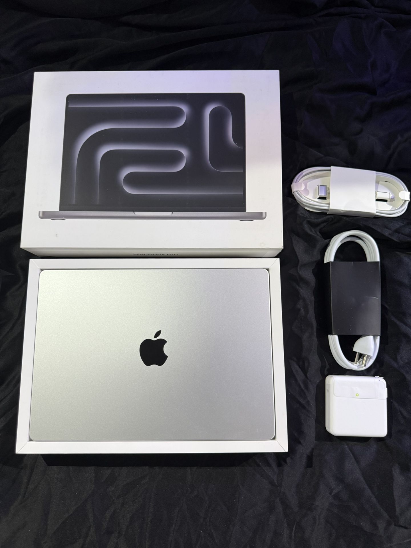 *NEW* Macbook Pro M4 Max 14" 36GB Ram 1TB SSD