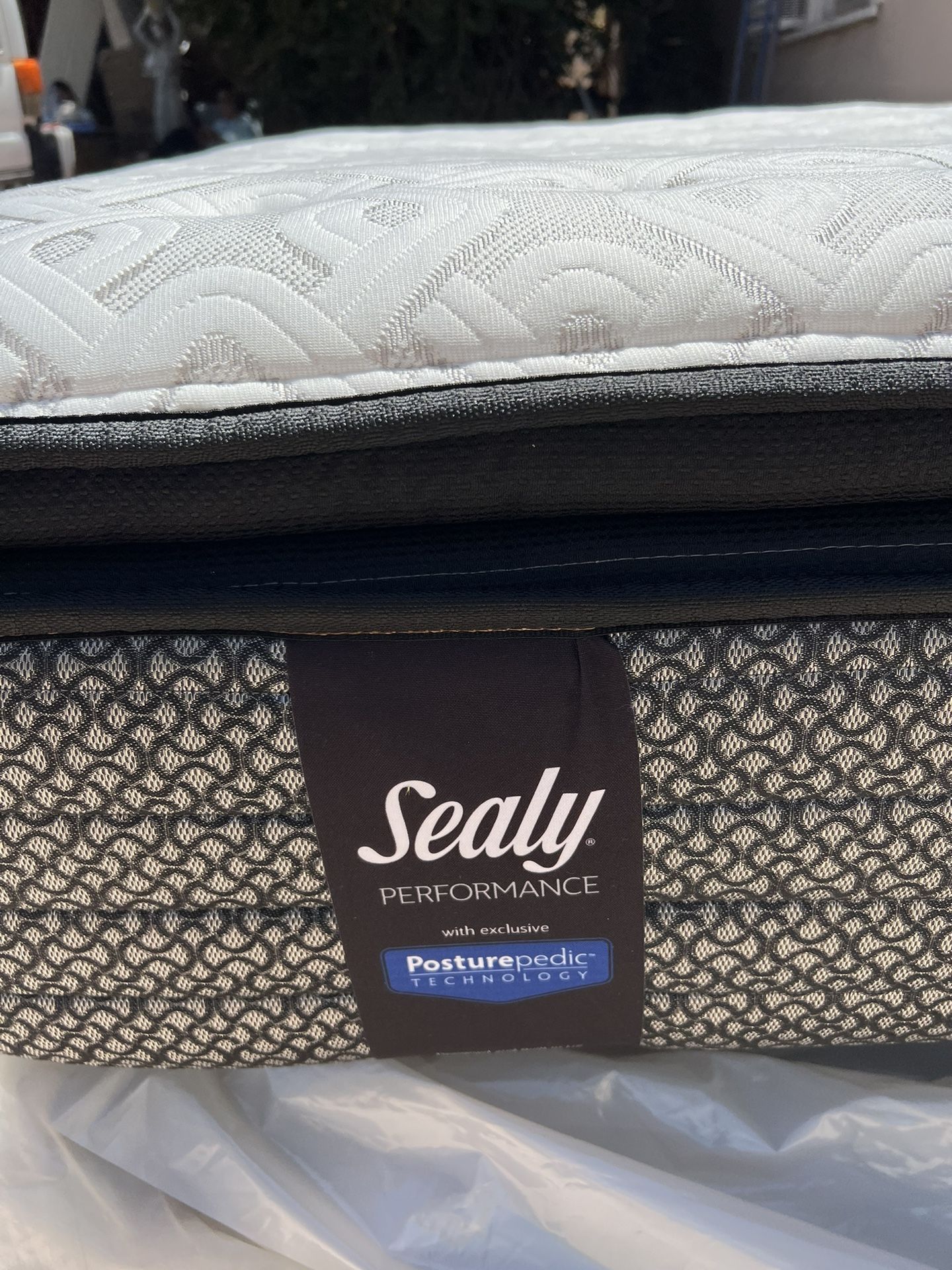 BRAND NEW SEALY CALIFORNIA KING PILLOWTOP MATTRESS ONLY