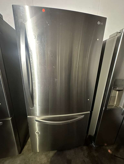 Deal: LG Stainless Bottom Freezer — priced for a couple dents