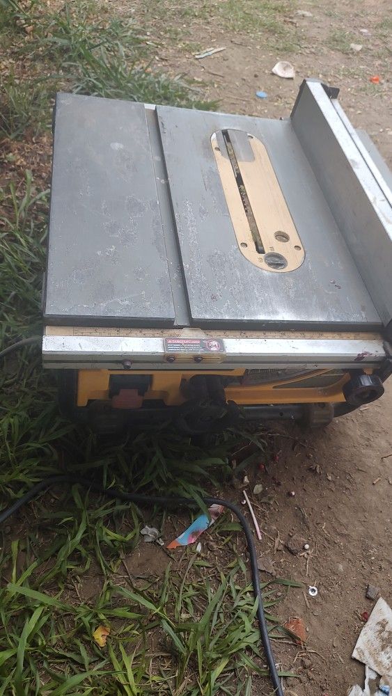 DeWalt Table Saw