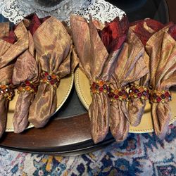 Charger Plates, Napkins , Napkin Rings, Decor 