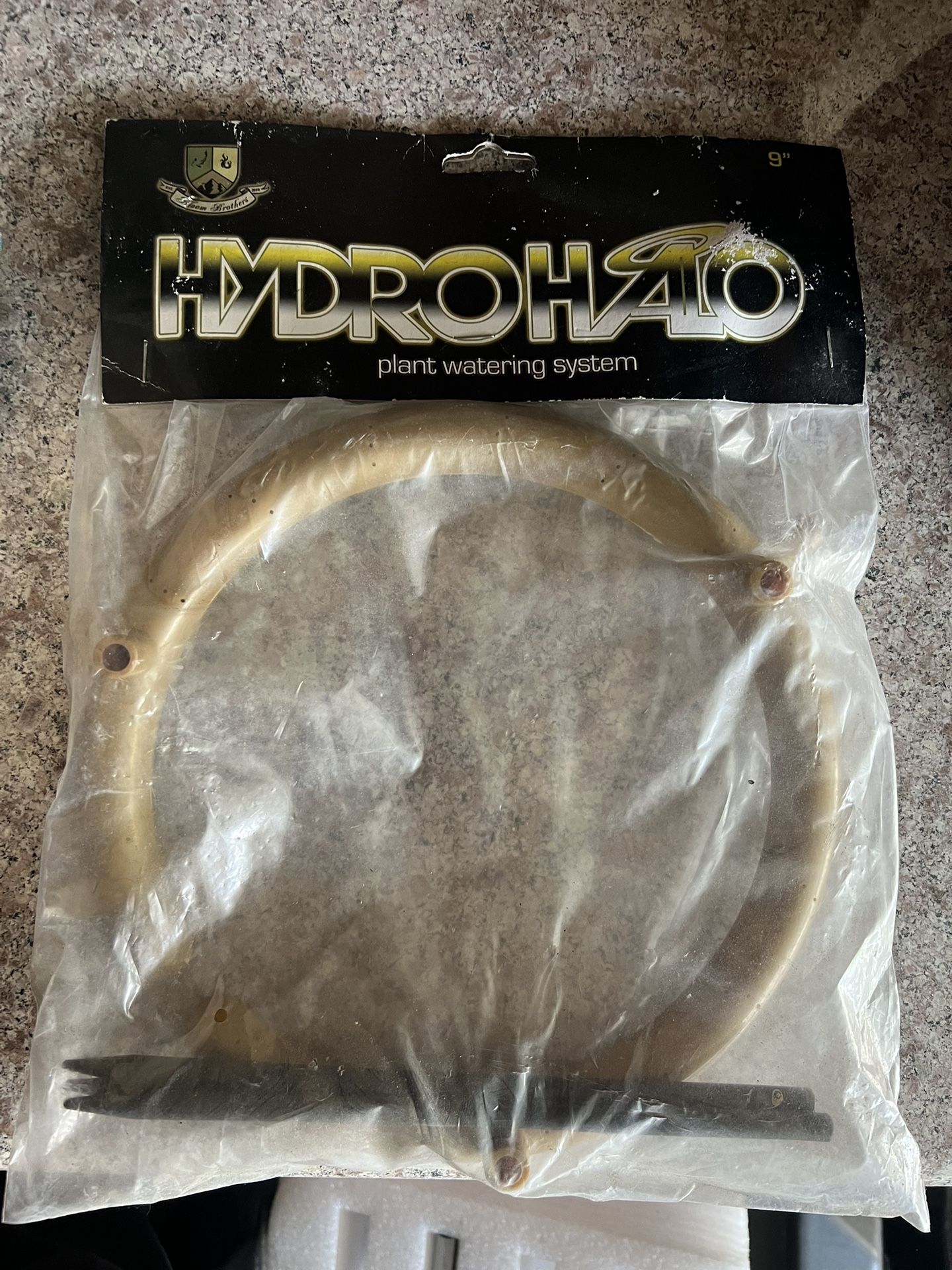 Hydrohalo. Plant Watering System