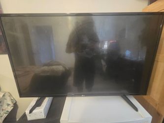 LG 43UH6030 43-inch 4K Ultra HD Smart LED TV