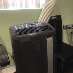 DeLonghi Portable Air Conditioning Unit