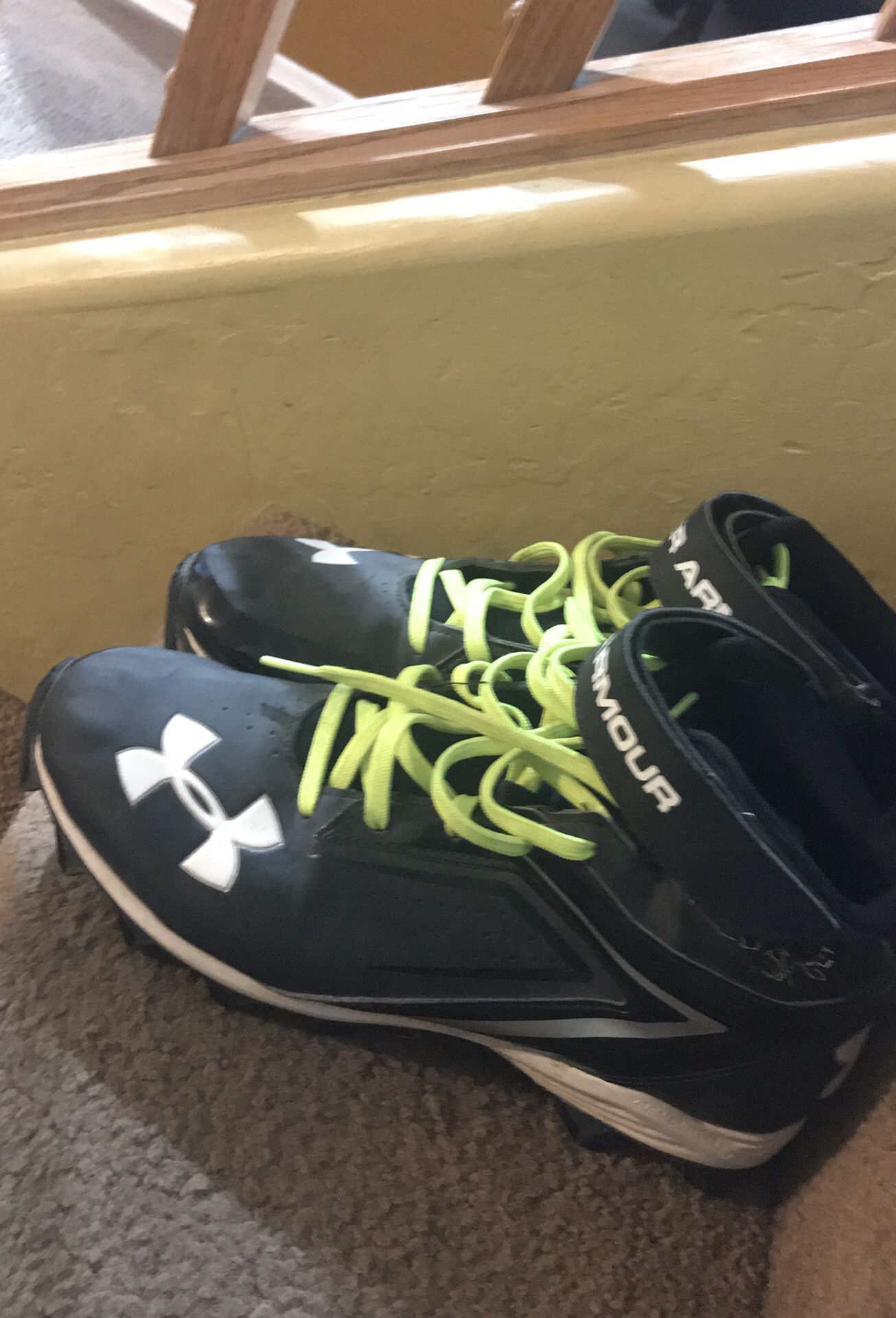 Under armor cleats for sale barely used don’t smell