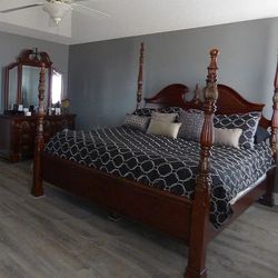 Solid Wood King Size Bed, Includes Frame, Mattress & Box Spring - Matching Dresser w/Mirror Also Available 