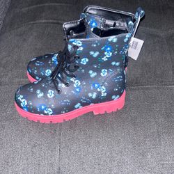 Girls Boots $10