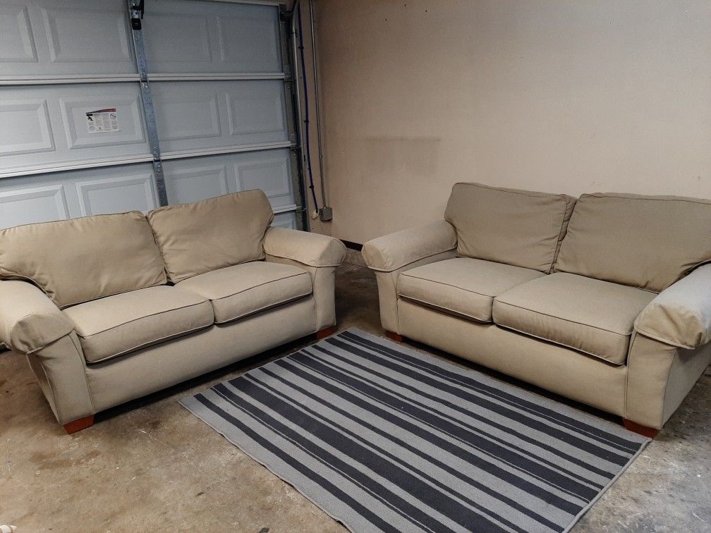 Beautiful high quality couch set for Sale in Renton, WA OfferUp