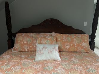 King Size Bedspread with Long Shams & 2 Accent Pillows