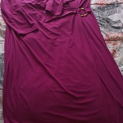 Brungdey drees size 12,red dress size14w , orange blouse size large, blue shorts jeans size18, red jump sut size XL, blouse blue with white stripes si