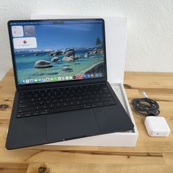 Apple MacBook Air 13” / M2 / 16Gb