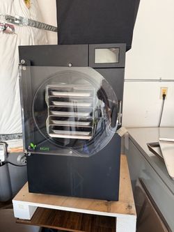 Harvest Right Medium Freeze dryer