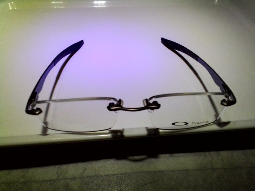 Oakley Evade 133 22-173 Titanium