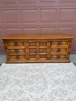 Vintage Drexel Heritage Lowboy Dresser / Credenza – 9 Drawers