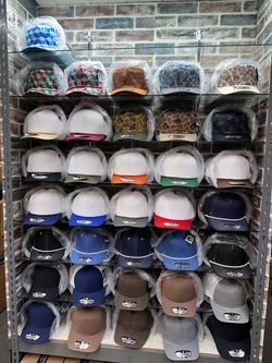 12 Custom snapbacks for your brand or business
