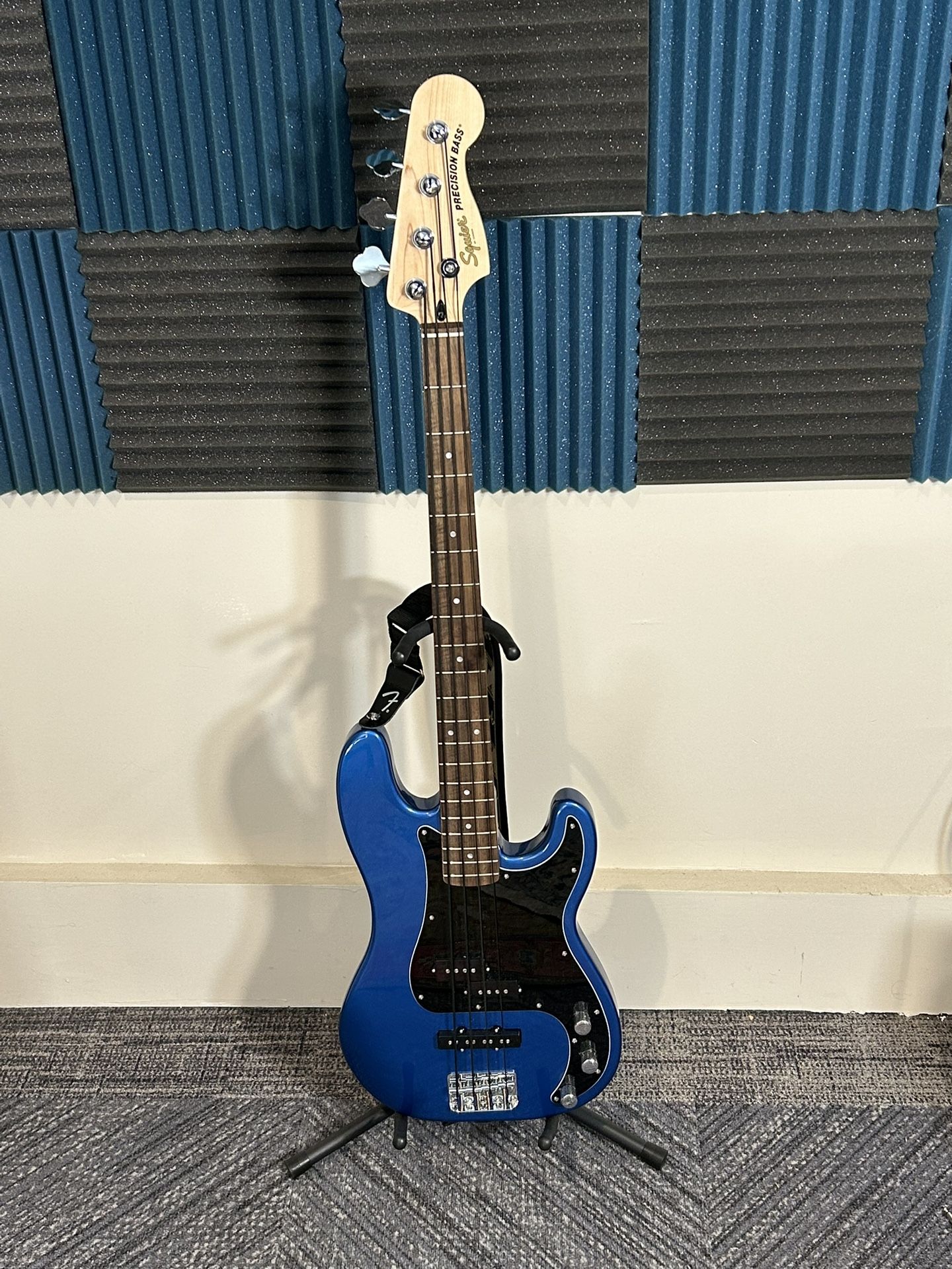 Fender Squire Precision Bass Guitar W/ Fender Rumble 40 Bass Amp.