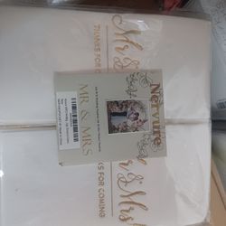 white and gold Mr and Mrs wedding napkins