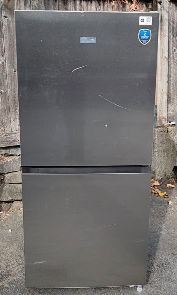 Midea Refrigerator 33 Inches Wide W33xD33xH67 Inches