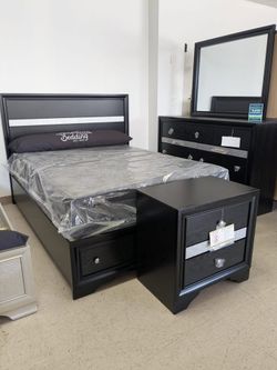 5- Pieces Black finish Queen Bedroom set