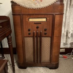 Antique Philco Jukebox Radio