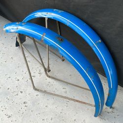 Vintage Schwinn, 26” , Balloon Fenders , Tank Bike, Beach Cruiser, Hardware Included, Original Paint, Located In LaHabra 