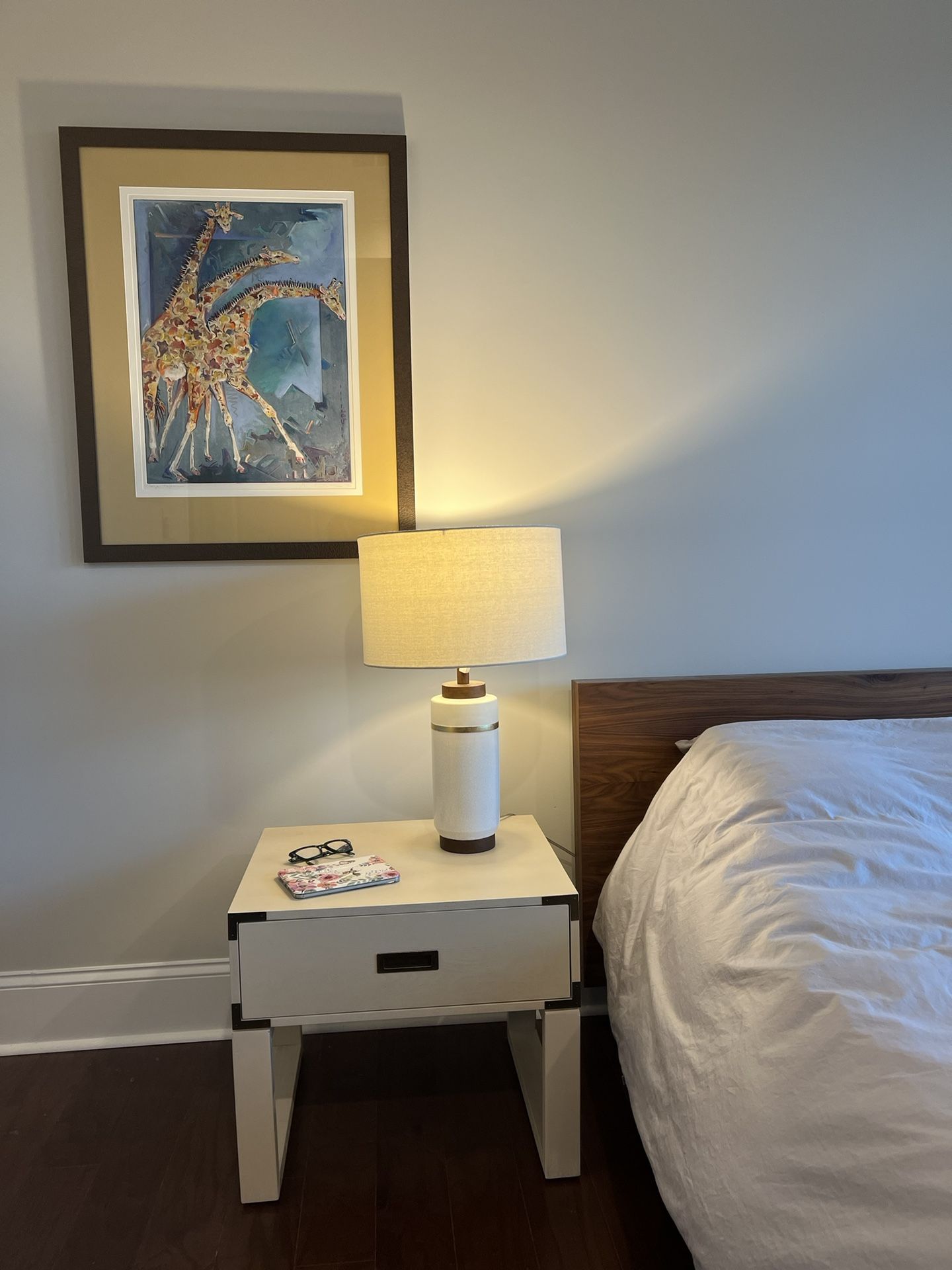 Night stand; side / end table
