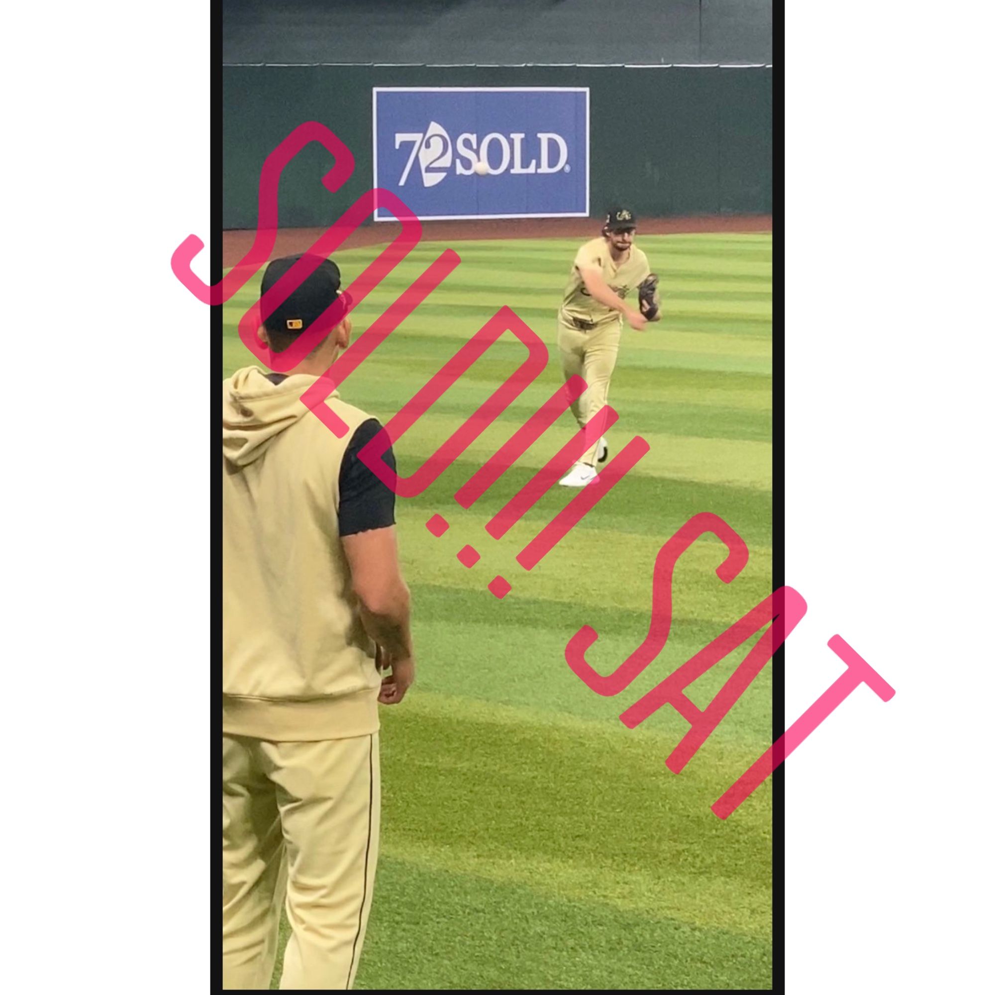 Arizona Diamondbacks vs Chicago Cubs Saturday 2 Tixs For $140 On The Wall