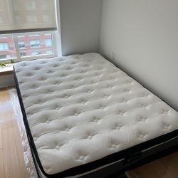 Full Size Mattress (like new)