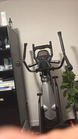 Bow flex Max Trainer 6
