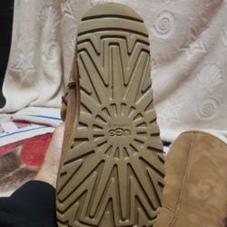 New uggs size 7