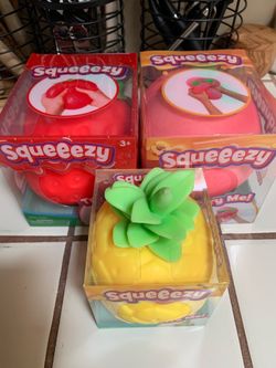 Sunny Days Squeezy Strawberry, Peach & Pineapple Lot