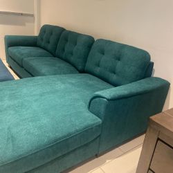 *Ad Special*---Biscayne Vibrant Fabric Sectional Sofa W/Ottoman---Delivery And Easy Financing Available 👍 