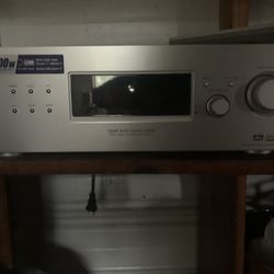 Sony Stereo Radio800watt Like New. 