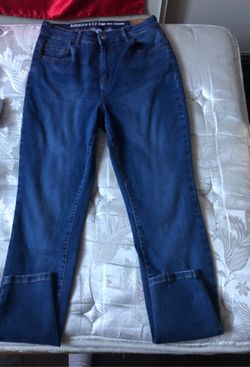 Skinny jeans brand new size 10.